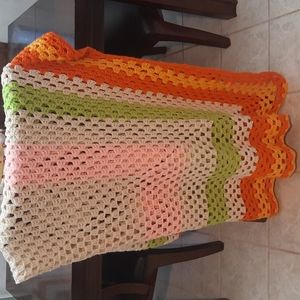 𝅺Gorgeous rectangular "Granny style" crocheted afghan! 👵